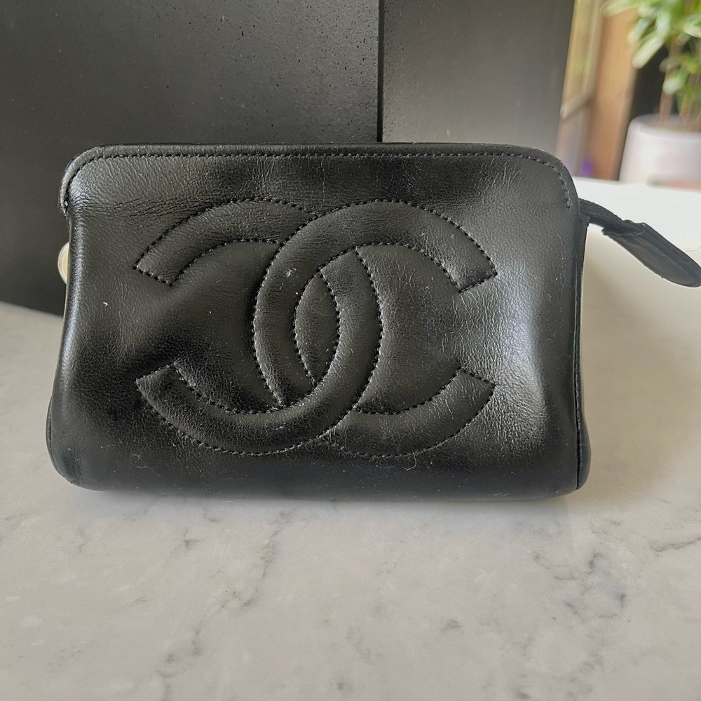 CHANEL POUCH